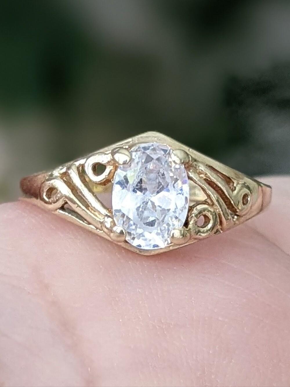 Antique 10K Gold White Topaz Ring